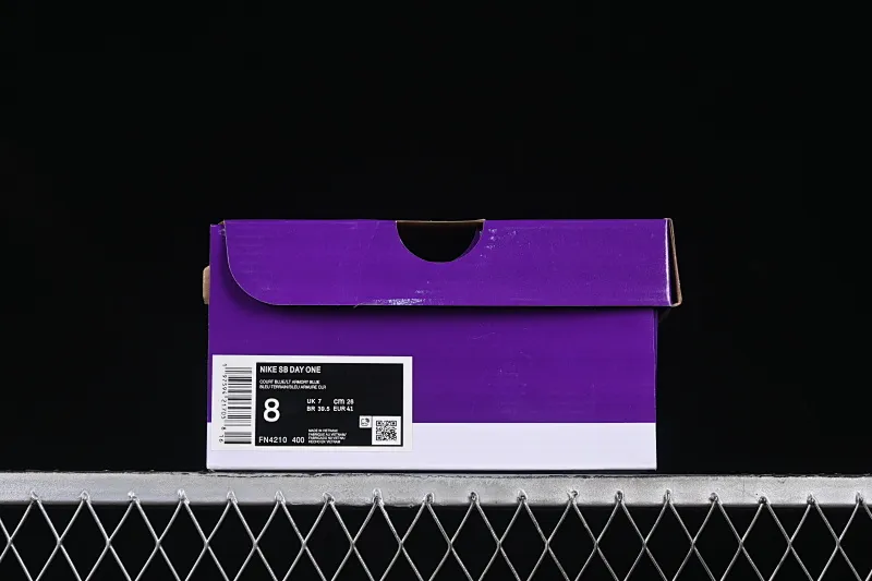 All categories Nk SB Dunk series Nk SB Dunk Low low-top sneakers Nk SB Day One Nike low-top casual sneakers FN4210-400